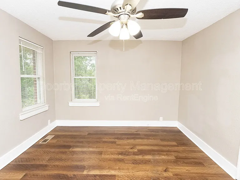 403 Warren St — Photo 13