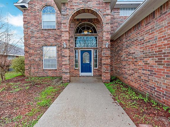5th image of 10218 Travis Ln