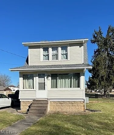 225 S Walnut St photo 1