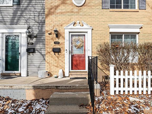 3rd image of 32220 W Twelve Mile Rd