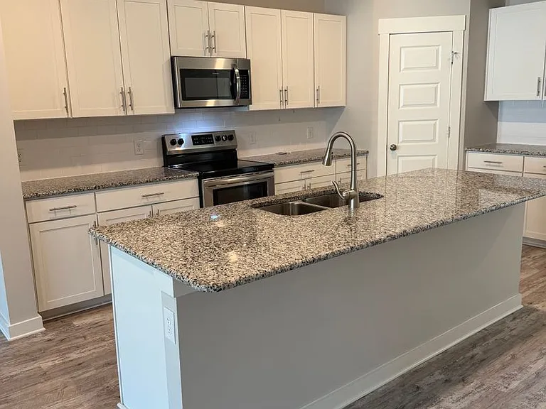 2021 Hardwick Pvt Ln — Photo 8