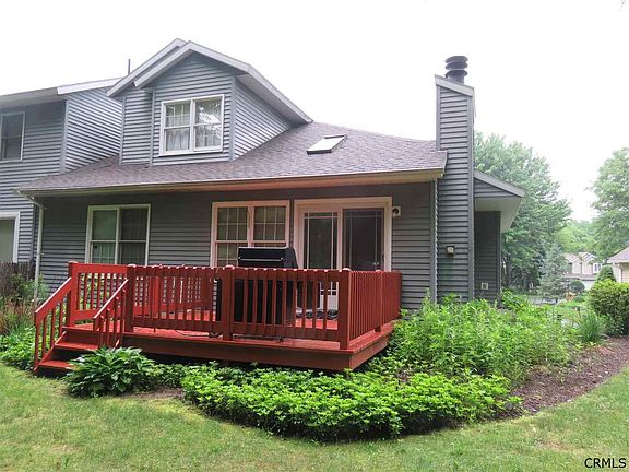 2nd image of 573 Highwood Cir