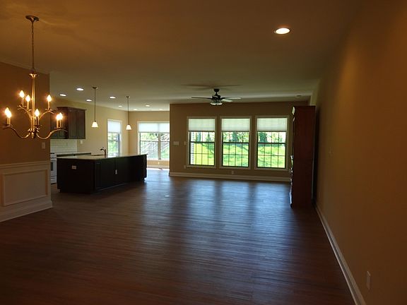 4th image of 212 Brunswick Cir