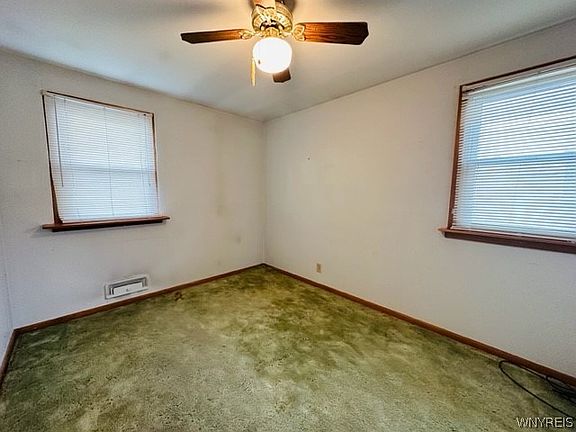 5th image of 223 Darlington Dr