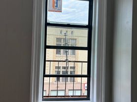 4 Main St, Leominster, MA