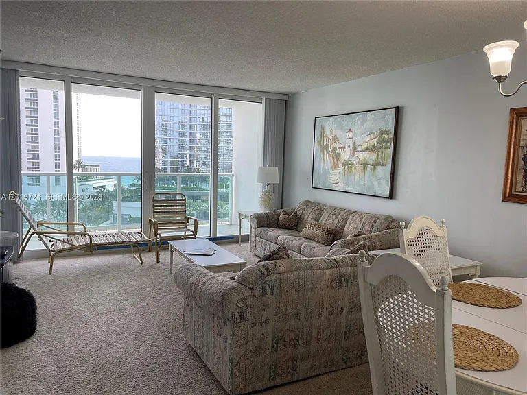 100 Bayview Dr #1012 — Photo 4