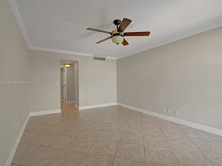 20400 W Country Club Dr #812 — Photo 26