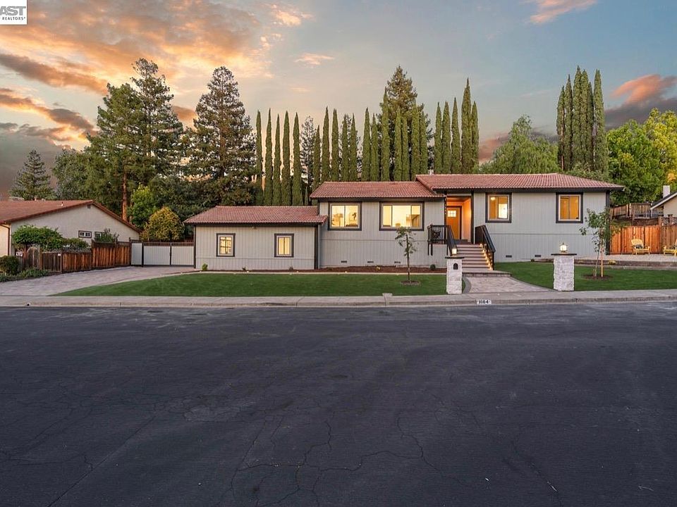 1st image of 1084 Jamie Dr