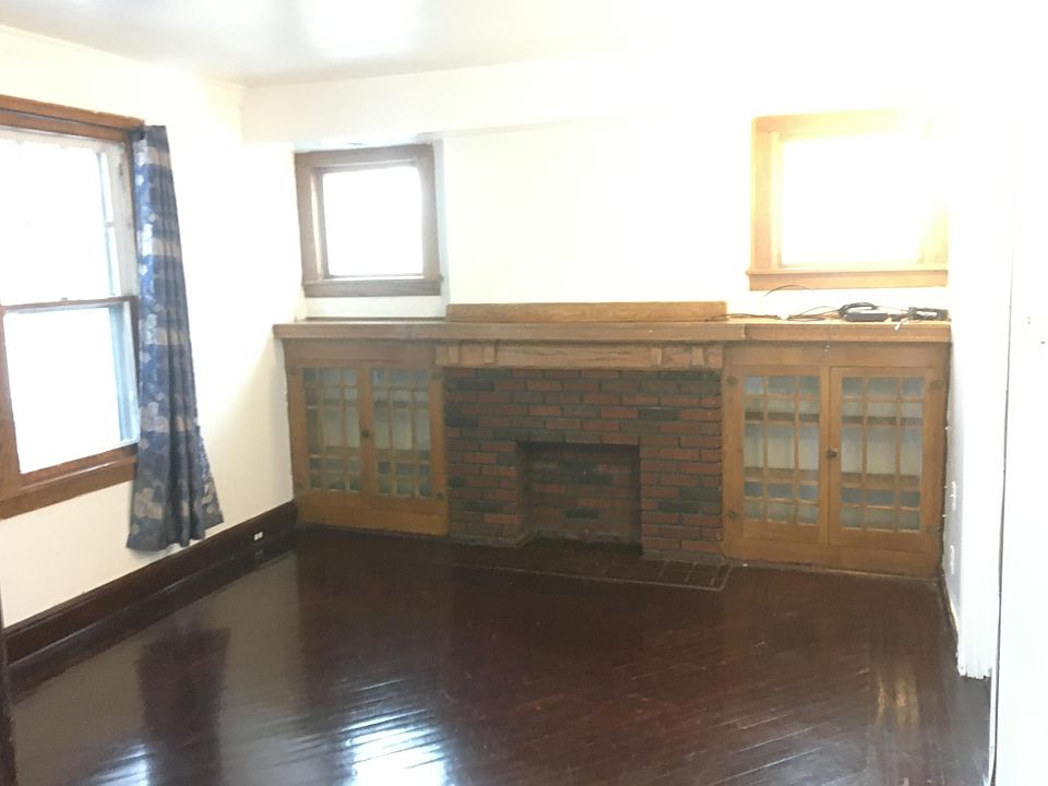 1st image of 77 Durand Pl Floor 2