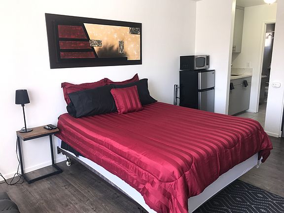 5th image of 307 W Pedregosa St