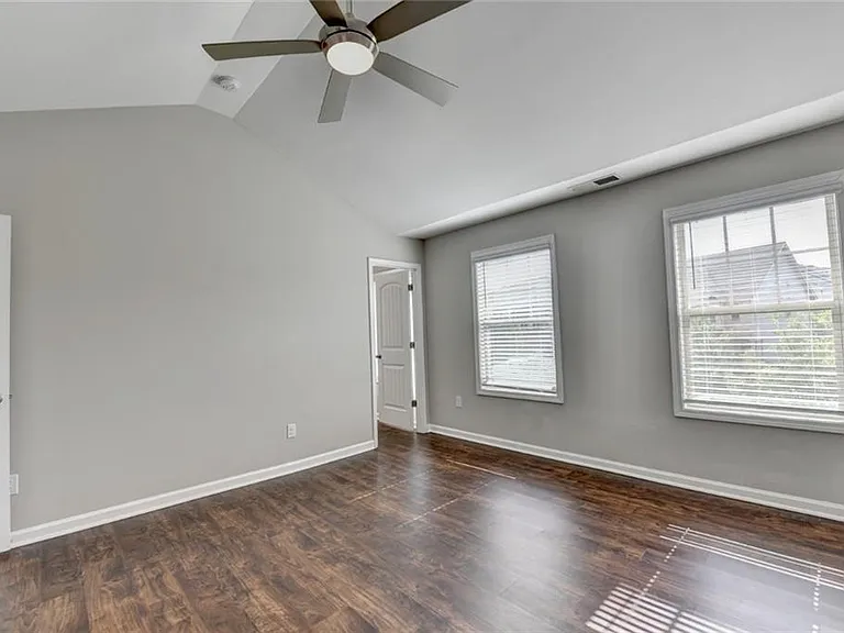 7245 Heritage Oak Ct — Photo 34