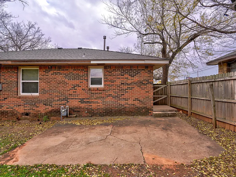 2845 Cambridge Ct — Photo 41