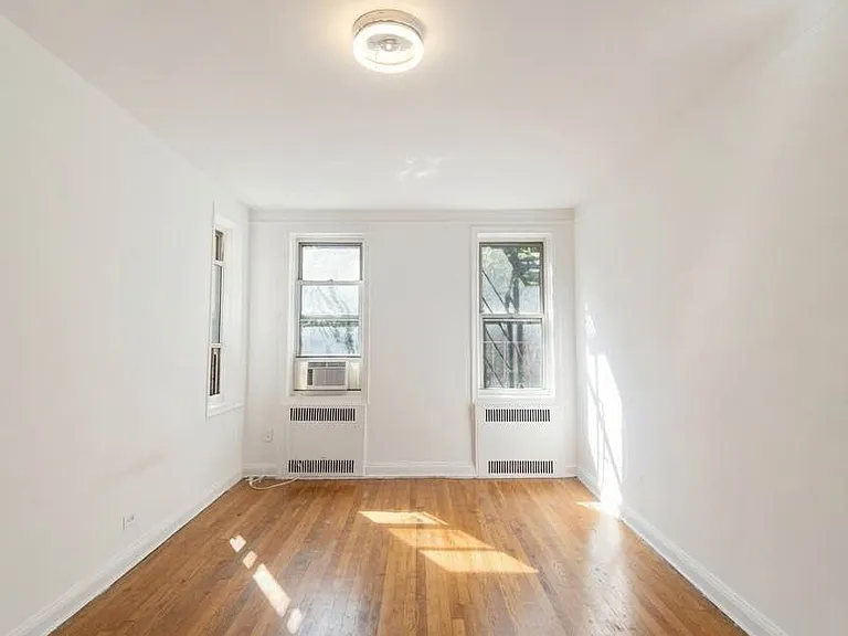 9216 Whitney Ave #203 — Photo 8