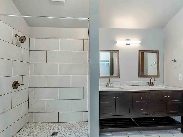 136 W 5th St — Photo 3