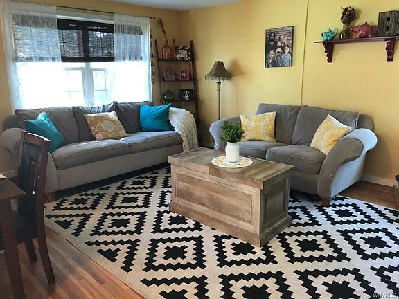 4th image of 76 Dalton Dr