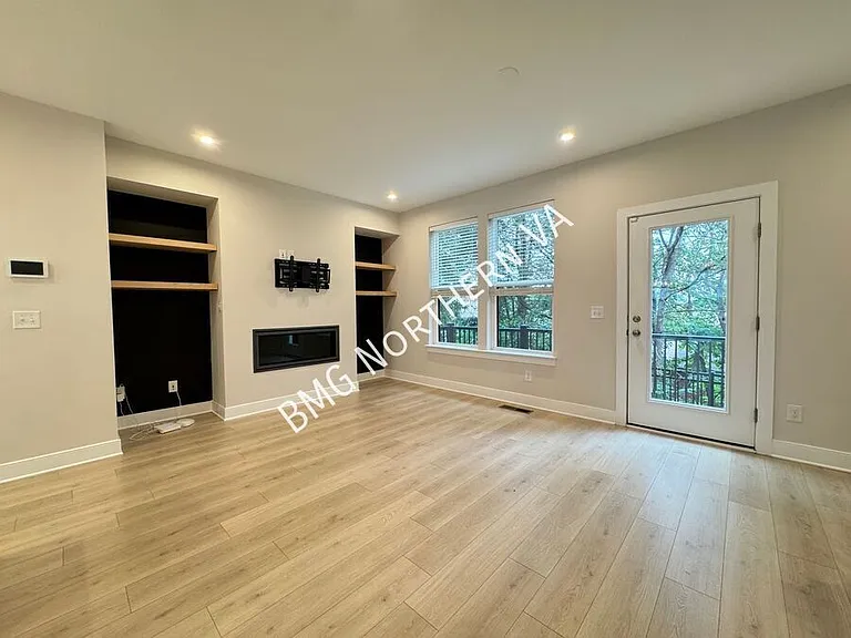 1021 S Taylor Ct — Photo 8