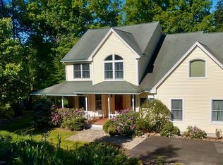 211 Sunset Dr, Charlton, MA 01507