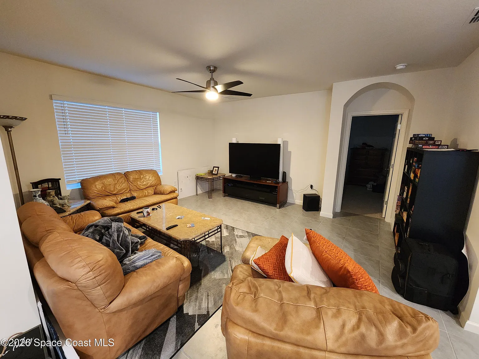 4 bed, 2.0 bath, 1830 sqft, $2,500 — Photo 3