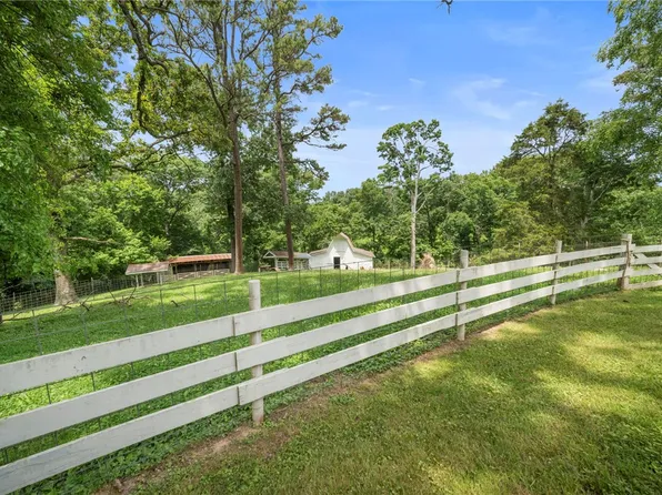 507 E Walnut St, Rogers, AR 72756