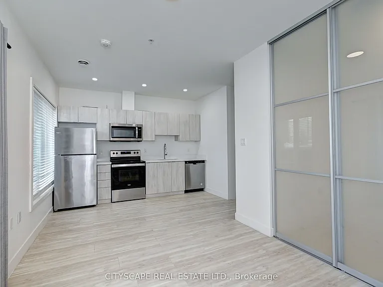 408 Dundas St S #212 — Photo 33