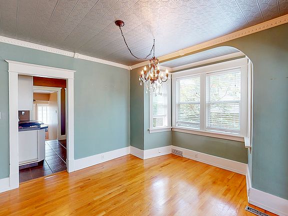 4th image of 2107 5th Ave NW