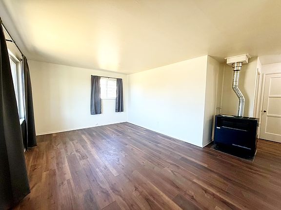 3rd image of 3328 Halverson Ave