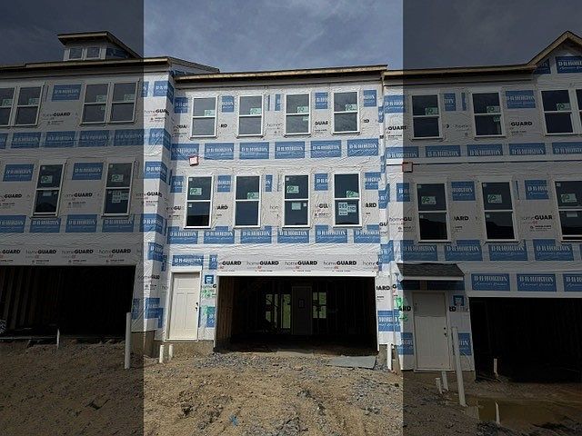 1st image of 763 Olivia St