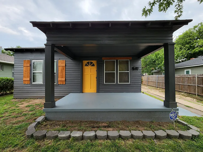 1946 NW 15th Streetmain House — Photo 33