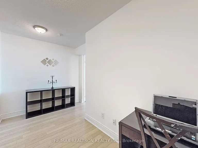 25 Greenview Ave W #2515 — Photo 23