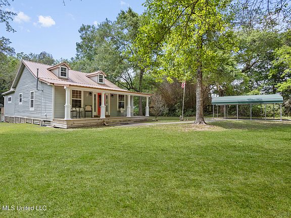 4th image of 5082 Menge Ave