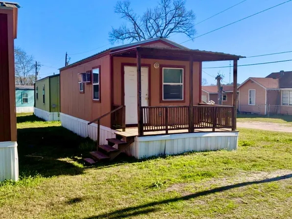 401 N Clegg St, Trinity, TX 75862