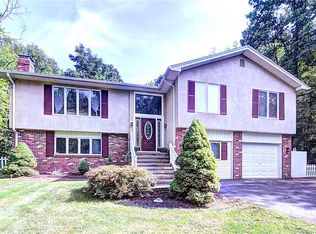207 White Hollow Rd, Northford, CT 06472
