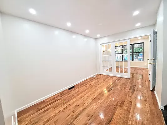 Rented by Friedman Mayer, LREB | media 1