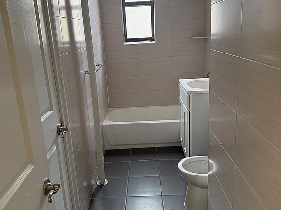 5th image of 77-20 Austin St Unit 3A