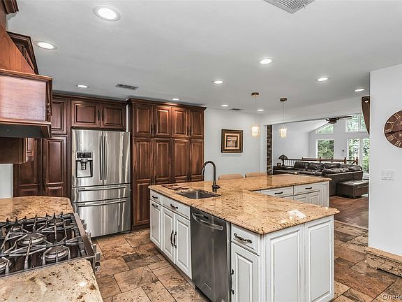 4th image of 39 Kennedy Drive