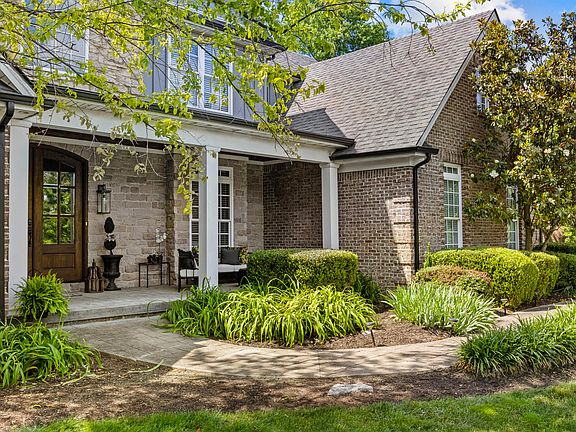5th image of 104 Deerfield Cir