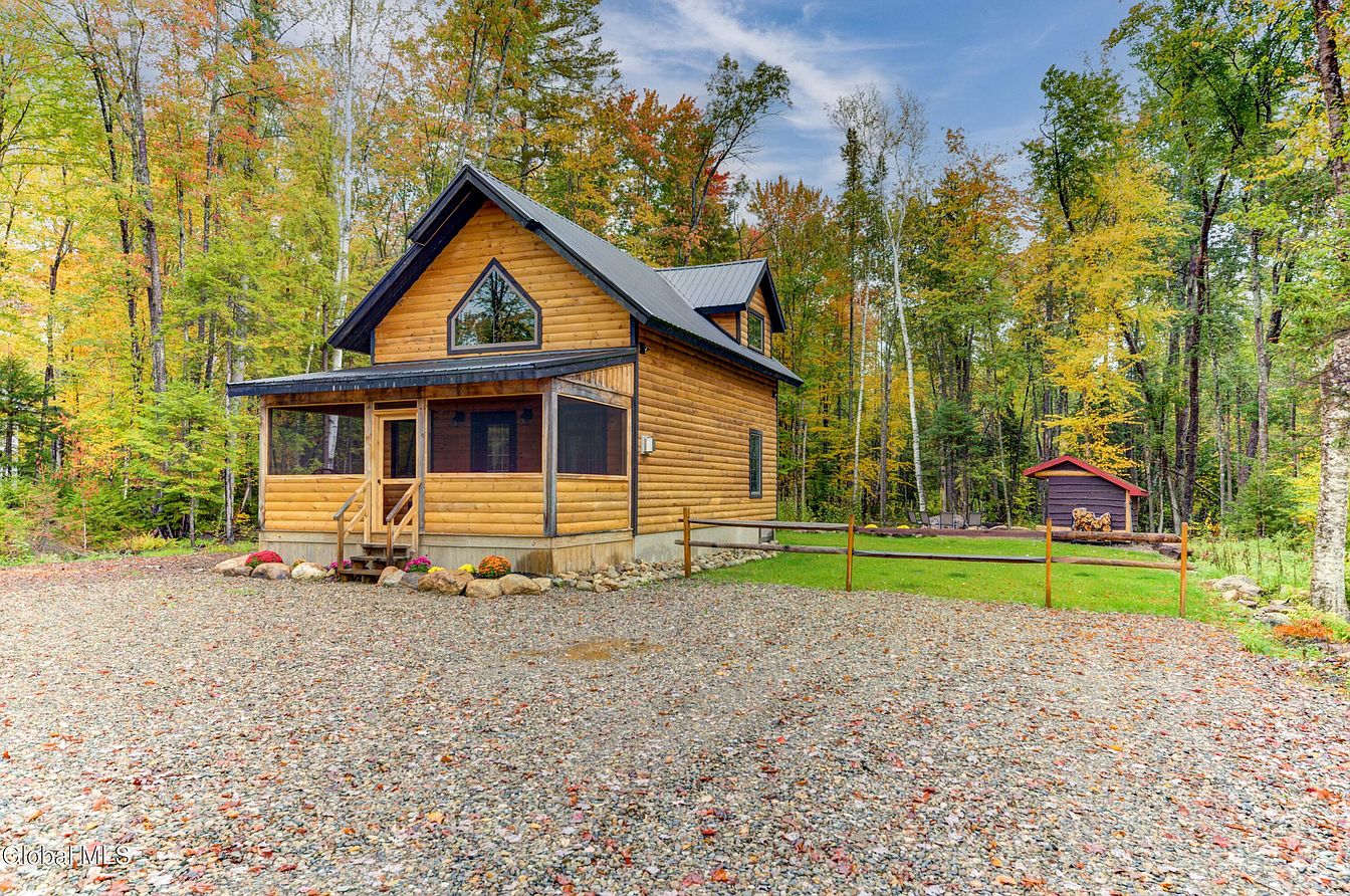 1st image of 112 Paradise Lane