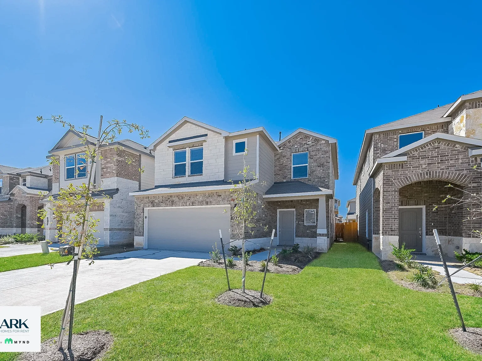 4 bed, 3.5 bath, 1900 sqft, $2,427 — Photo 3