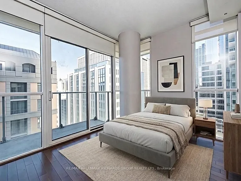 126 Simcoe St #1507 — Photo 1