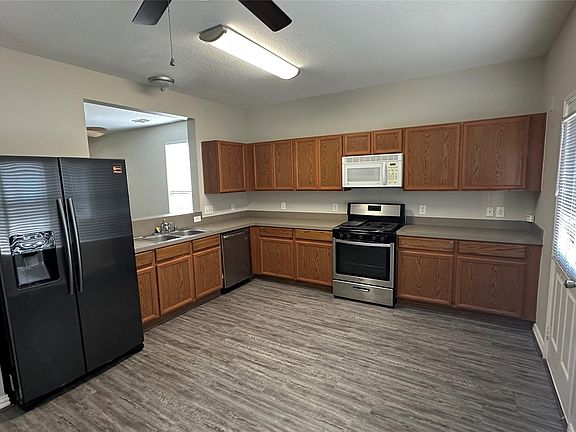 5th image of 23851 Single Oak St