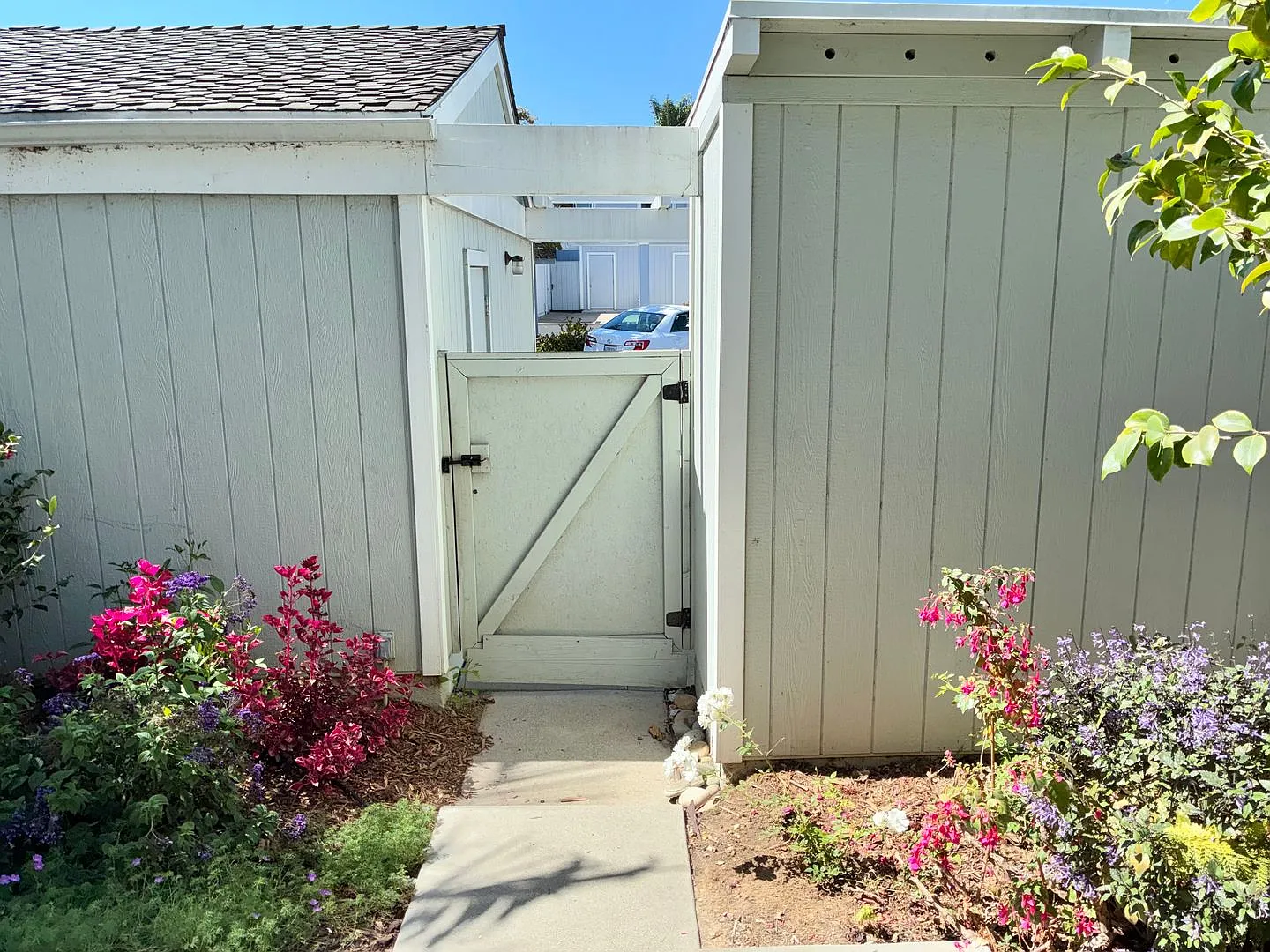 Goleta Townhouse Style Condo Available Now! — Photo 3