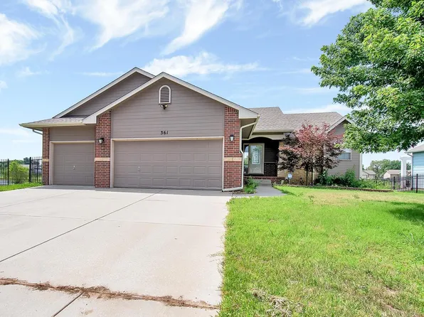 361 E Kay Ave, Haysville, KS 67060