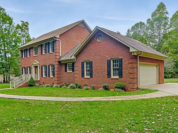 3rd image of 4709 La Foresta Dr