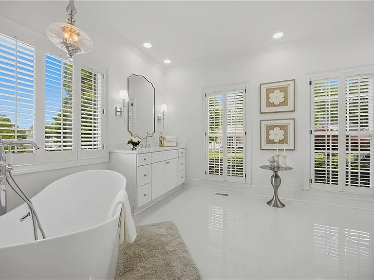 6410 Westchester Pl — Photo 8
