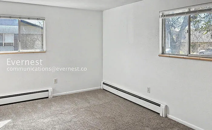 1305 Burton Ct #4 — Photo 20