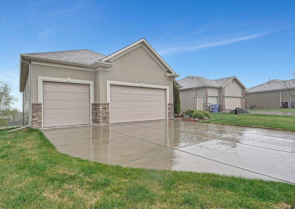 1st image of 6812 Chandon Dr