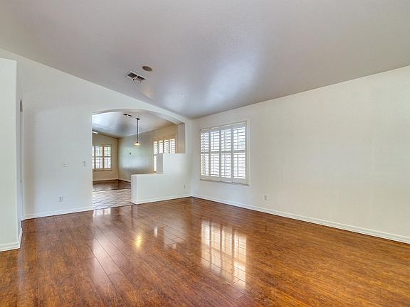 4th image of 8177 W Tonopah Dr