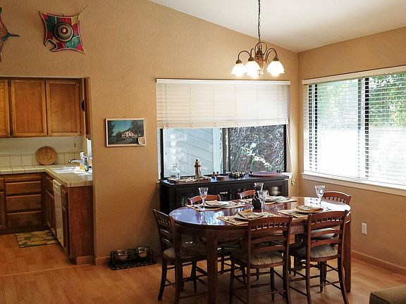 2nd image of 782 Dorothy Way