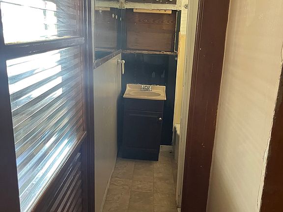 5th image of 533 Lakeview St APT 3