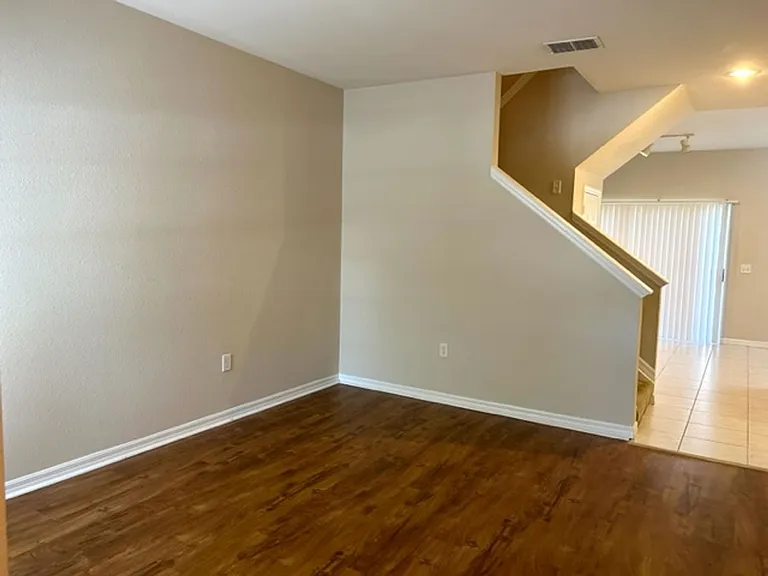 7750 Plantation Cir — Photo 2
